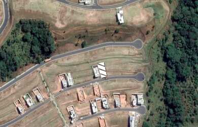 Imagem: O terreno possui 360m² de Área e está localizado em Jardins