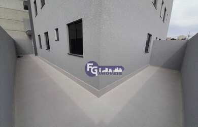 Imagem: O apartamento possui 3 Dormitórios, 1 Banheiro, 1 Vaga na garagem