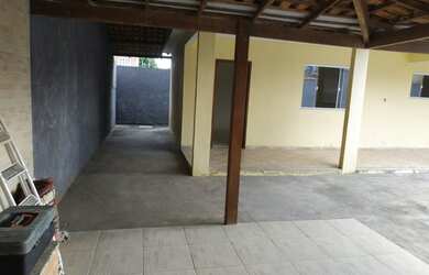 Imagem: A casa possui 2 Dormitórios, 2 Banheiros, 1 Vaga na garagem