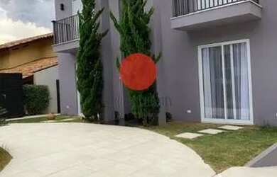 Imagem: A casa em condomínio possui 5 Dormitórios, 5 Banheiros, 4