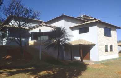 Imagem: A casa em condomínio possui 5 Dormitórios, 5 Banheiros, 5