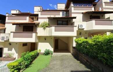 Imagem: A casa em condomínio possui 3 Dormitórios, 3 Banheiros, 3