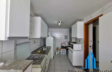 Imagem 16: Apartamento para venda com 75 metros quadrados com 2 quartos em Centro...