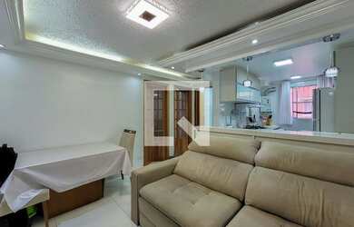 Imagem: O apartamento possui 2 Dormitórios, 1 Banheiro, 1 Vaga na garagem