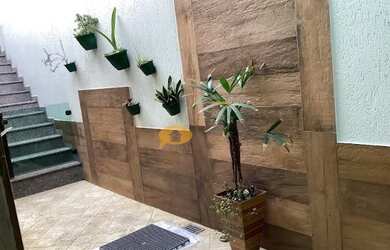 Imagem: A casa possui 3 Dormitórios, 2 Banheiros, 1 Vaga na garagem