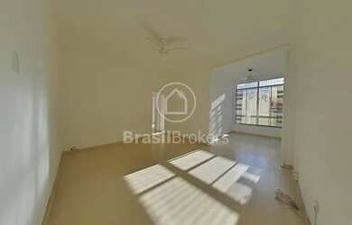 Imagem: O apartamento possui 3 Dormitórios, 2 Banheiros, 103m² de