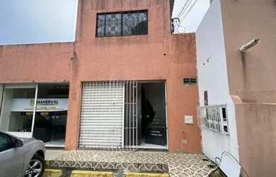 Imagem: A casa possui 1 Dormitório, 2 Banheiros, 1 Vaga na garagem