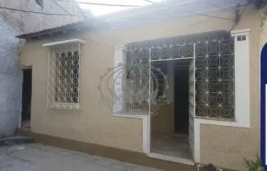 Imagem: A casa possui 2 Dormitórios, 1 Banheiro, 1 Vaga na garagem