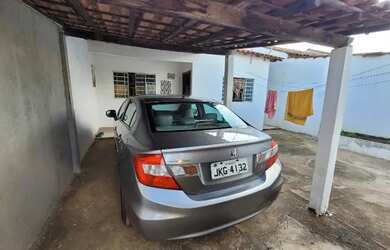 Imagem: A casa em condomínio possui 3 Dormitórios, 1 Banheiro, 2 Vagas