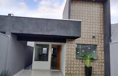 Imagem: A casa possui 2 Dormitórios, 2 Banheiros, 4 Vagas na garagem