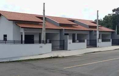 Imagem: A casa possui 2 Dormitórios, 1 Banheiro, 1 Vaga na garagem