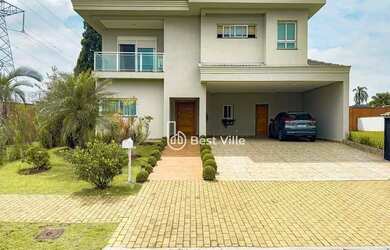 Imagem: A casa em condomínio possui 4 Dormitórios, 5 Banheiros, 4