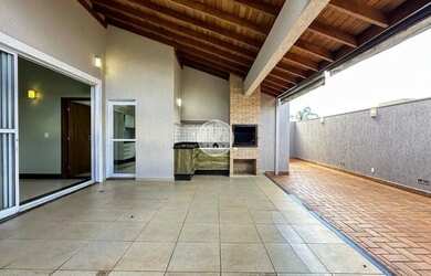 Imagem: A casa em condomínio possui 3 Dormitórios, 5 Banheiros, 4