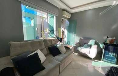 Imagem: A casa possui 2 Dormitórios, 4 Banheiros, 1 Vaga na garagem