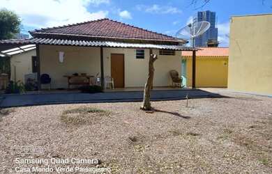 Imagem: A casa possui 2 Dormitórios, 2 Banheiros, 5 Vagas na garagem