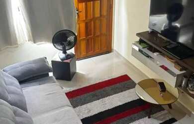 Imagem: A casa possui 2 Dormitórios, 1 Banheiro, 1 Vaga na garagem