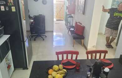 Imagem 4: Imóvel para aluguel e venda possui 210 metros quadrados com 4 quartos