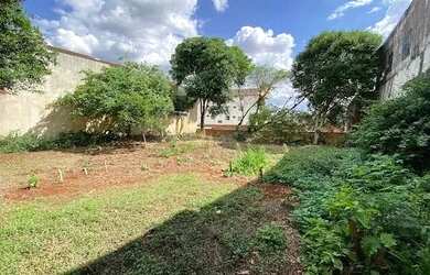 Imagem: O terreno possui 700m² de Área e está localizado em Country