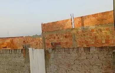 Imagem: A casa possui 2 Dormitórios, 2 Banheiros, 3 Vagas na garagem