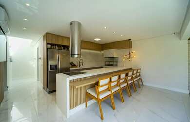 Imagem 2: Sobrado de esquina à Venda com 4 suites no Condomínio Nature Village II - Jd Ermida I - Ju