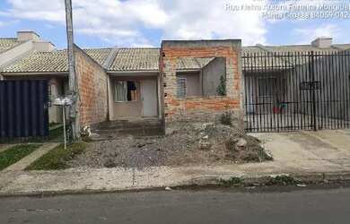 Imagem: A casa possui 2 Dormitórios, 1 Banheiro, 100m² de Área e