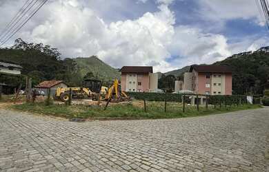 Imagem: O terreno possui 1.579m² de Área e está localizado em Visconde