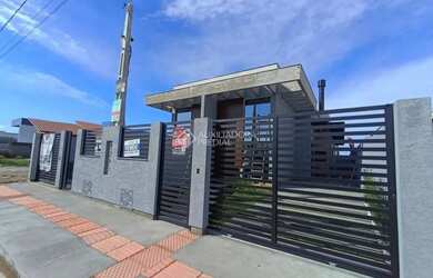 Imagem: A casa possui 3 Dormitórios, 2 Banheiros, 83m² de Área e