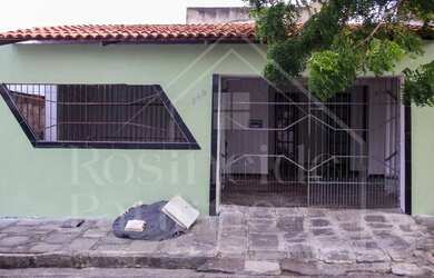 Imagem: A casa possui 3 Dormitórios, 3 Banheiros, 1 Vaga na garagem