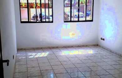 Imagem: O apartamento possui 3 Dormitórios, 1 Banheiro, 1 Vaga na garagem