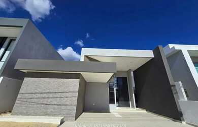 Imagem: A casa em condomínio possui 4 Dormitórios, 5 Banheiros, 2