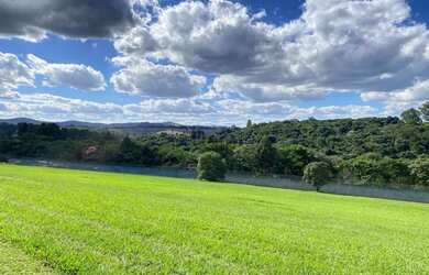 Imagem: O terreno possui 3.173m² de Área e está localizado em Bragança