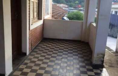 Imagem: O depósito possui 5 Vagas na garagem, 387m² de Área e está