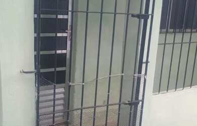 Imagem: A casa possui 2 Dormitórios, 1 Banheiro e está localizado