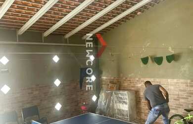 Imagem: A casa possui 5 Dormitórios, 2 Banheiros, 2 Vagas na garagem