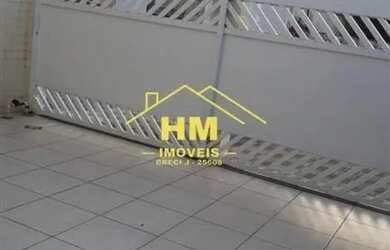 Imagem: A casa possui 3 Dormitórios, 1 Banheiro, 3 Vagas na garagem