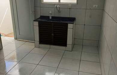 Imagem: O quarto e possui Dormitórios, Suítes, Banheiros está