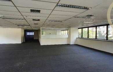 Imagem: O depósito possui 5 Vagas na garagem, 572m² de Área e está