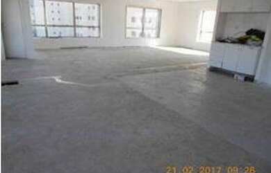 Imagem: O depósito possui 2 Vagas na garagem, 112m² de Área e está