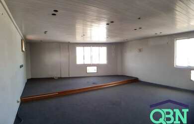 Imagem: O depósito possui 1 Vaga na garagem, 250m² de Área e está