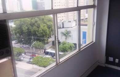 Imagem: O depósito possui 1 Vaga na garagem, 32m² de Área e está