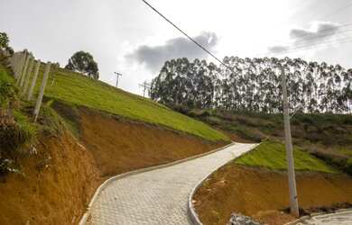 Imagem: O terreno possui 2516m² de Área e está localizado em Santa