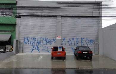 Imagem: O depósito possui 5 Vagas na garagem, 300m² de Área e está