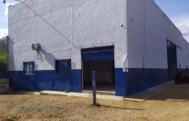 Imagem 1: Galpão para Venda em Goiânia, PARQUE MARACANÃ, 2 banheiros, 30 vagas