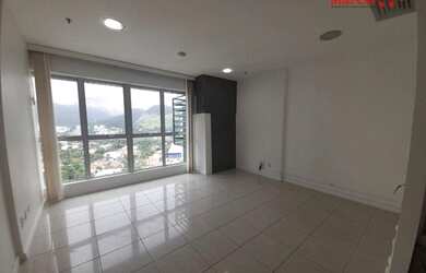 Imagem: O depósito possui 1 Vaga na garagem, 40m² de Área e está