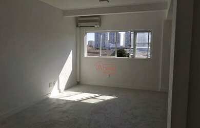 Imagem: O depósito possui 1 Vaga na garagem, 43m² de Área e está