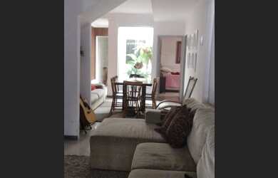 Imagem 2: Aluguel casa. Varanda, 1 Vaga na garageme2 Dormitórios