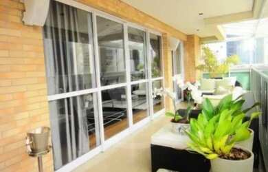 Imagem: O apartamento possui 4 Dormitórios, 5 Banheiros, 4 Vagas na