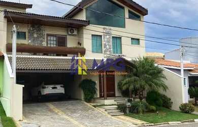 Imagem: A casa em condomínio possui 1 Dormitório, 5 Banheiros, 4 Vagas