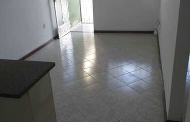 Imagem: A casa possui 2 Dormitórios, 1 Banheiro, 1 Vaga na garagem