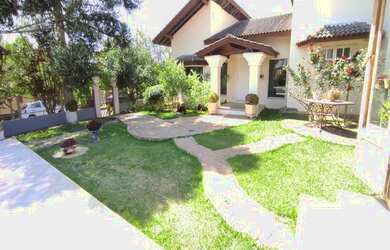 Imagem: A casa em condomínio possui 5 Dormitórios, 4 Banheiros, 4